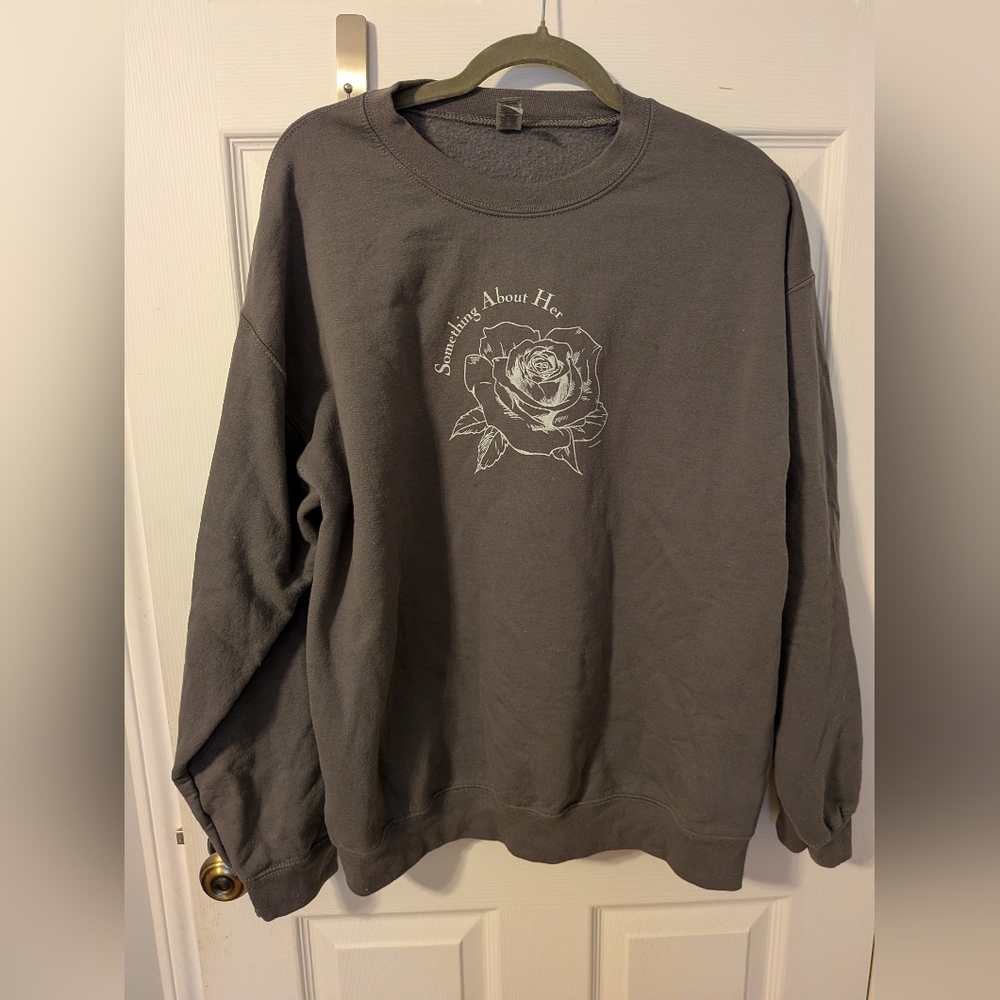 Something About Her Gray Graphic Unisex Sweatshirt
